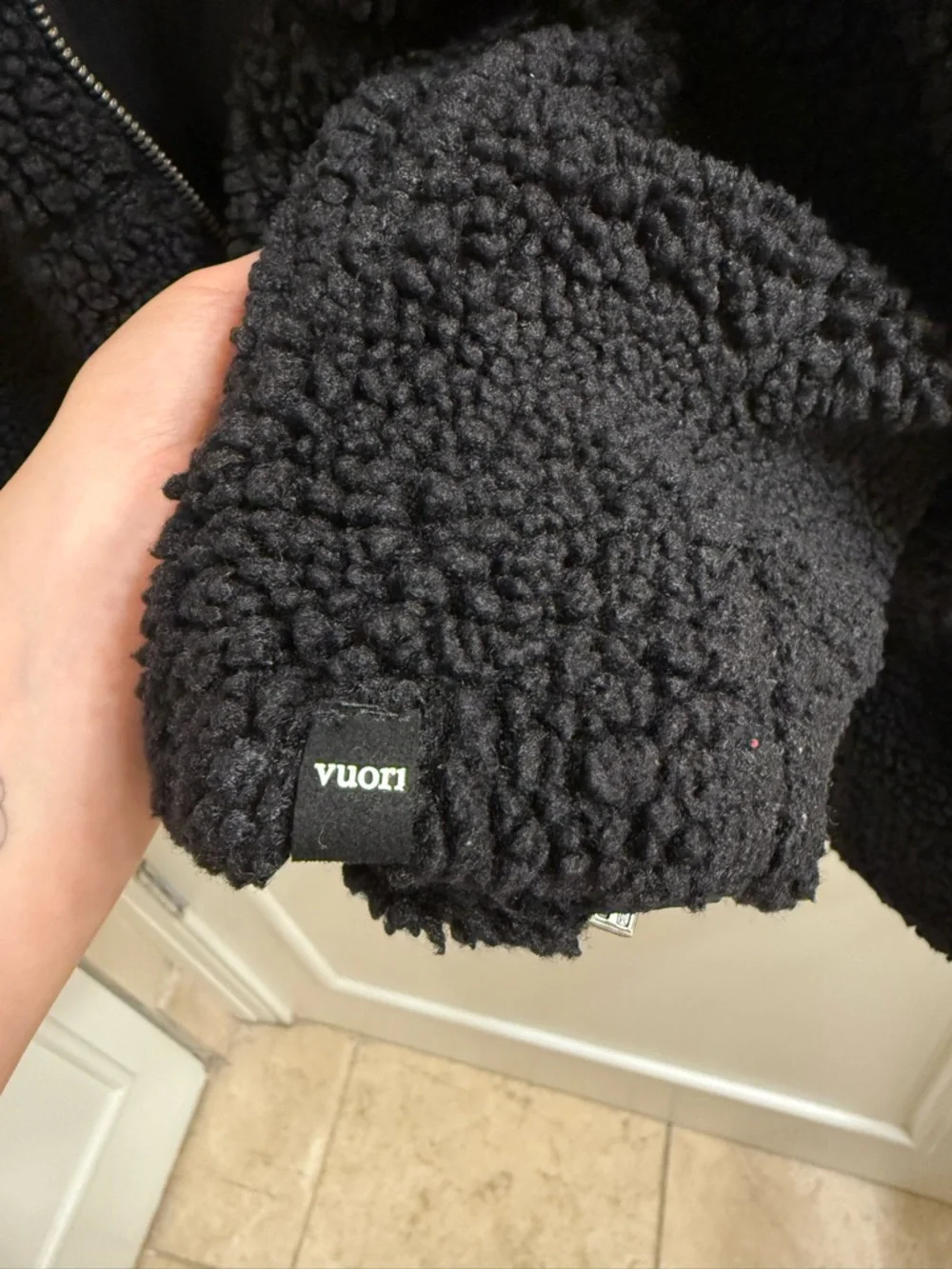 Vuori Lou Full Zip Sherpa Jacket – Black - Picture 5 of 6